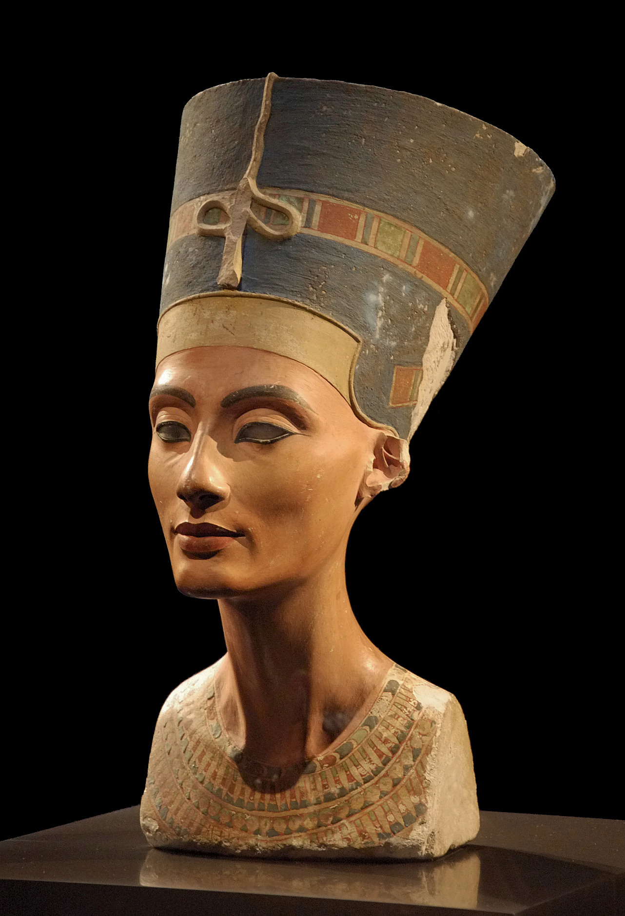 Nefertiti byla svého času královnou nejen Egypta, ale také markantních očních linek - Wikipedie